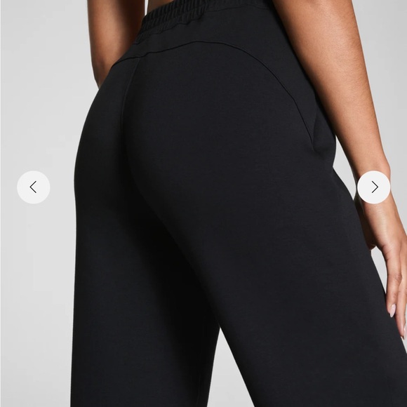 NWT SPANX Black straight Air Essentials pants - Picture 4 of 11